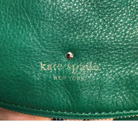 Kate Spade Little Minka Cobble Hill slouchy bag in vibrant emerald - Picture 6 of 9